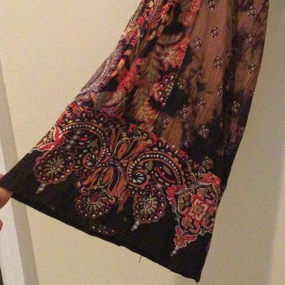 Boho Maxi Dress With V Neck And Cutouts - Picture 6 of 8